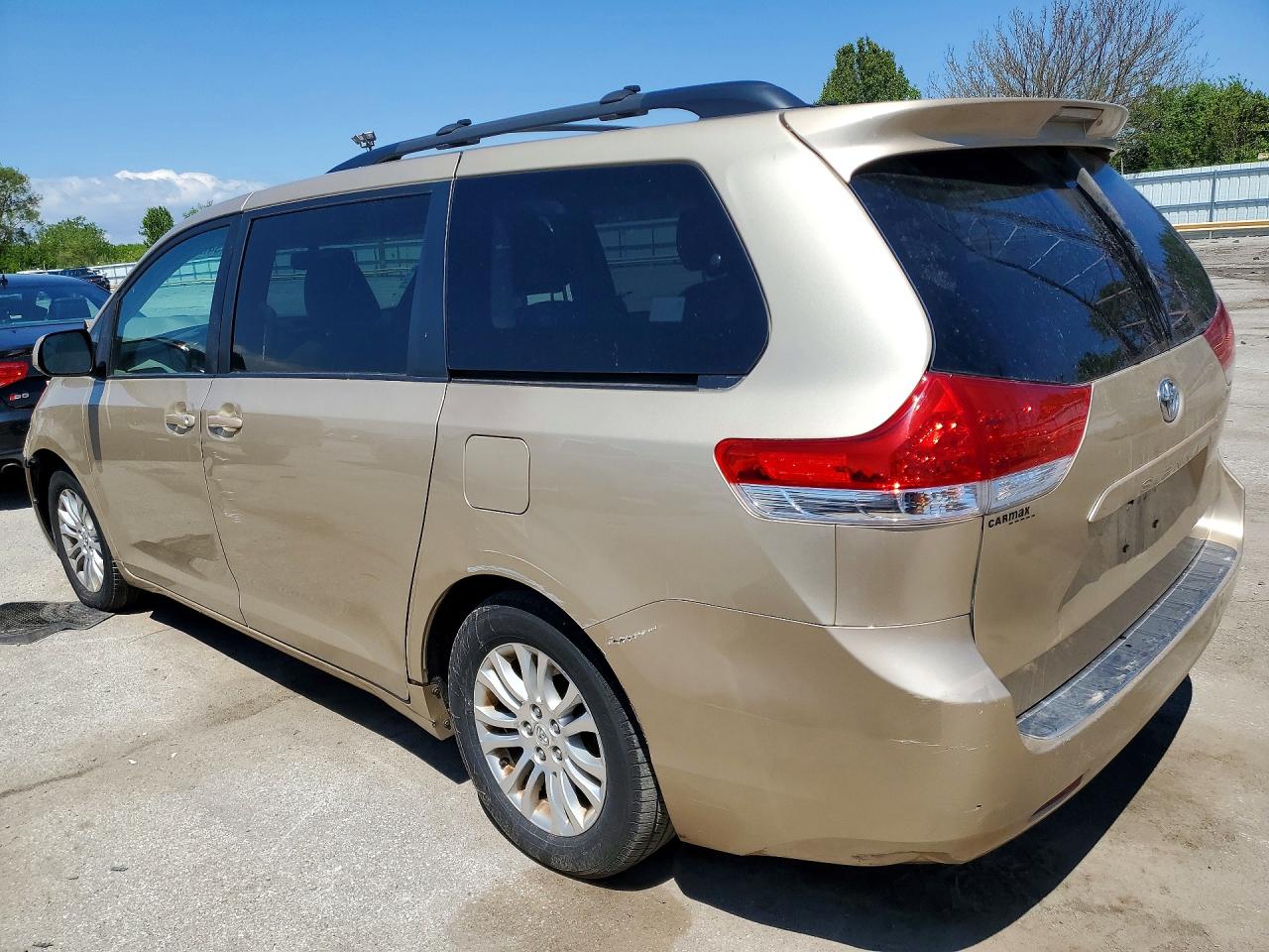 Toyota Sienna Xle 8-passenger
