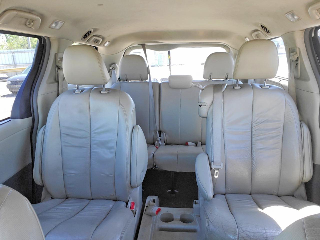 Toyota Sienna Xle 8-passenger