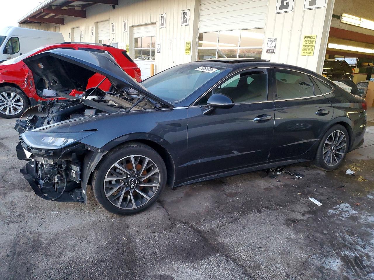 Salvage Hyundai SONATA Image