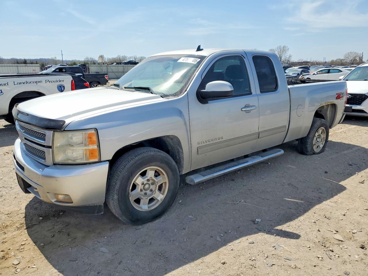 Salvage Chevrolet Silverado Image