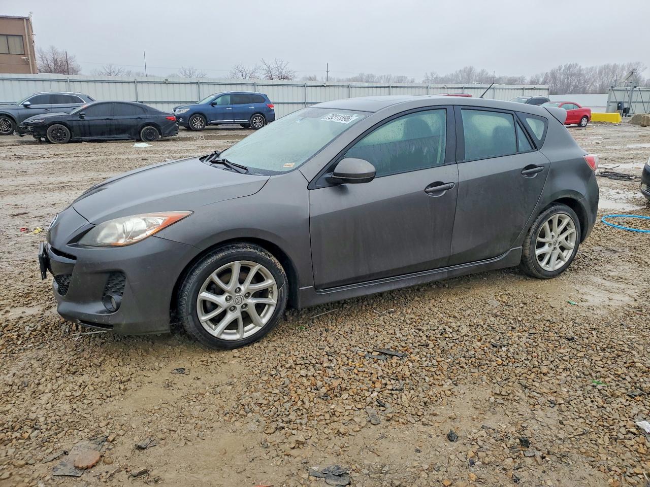 Salvage Mazda Mazda3 Image