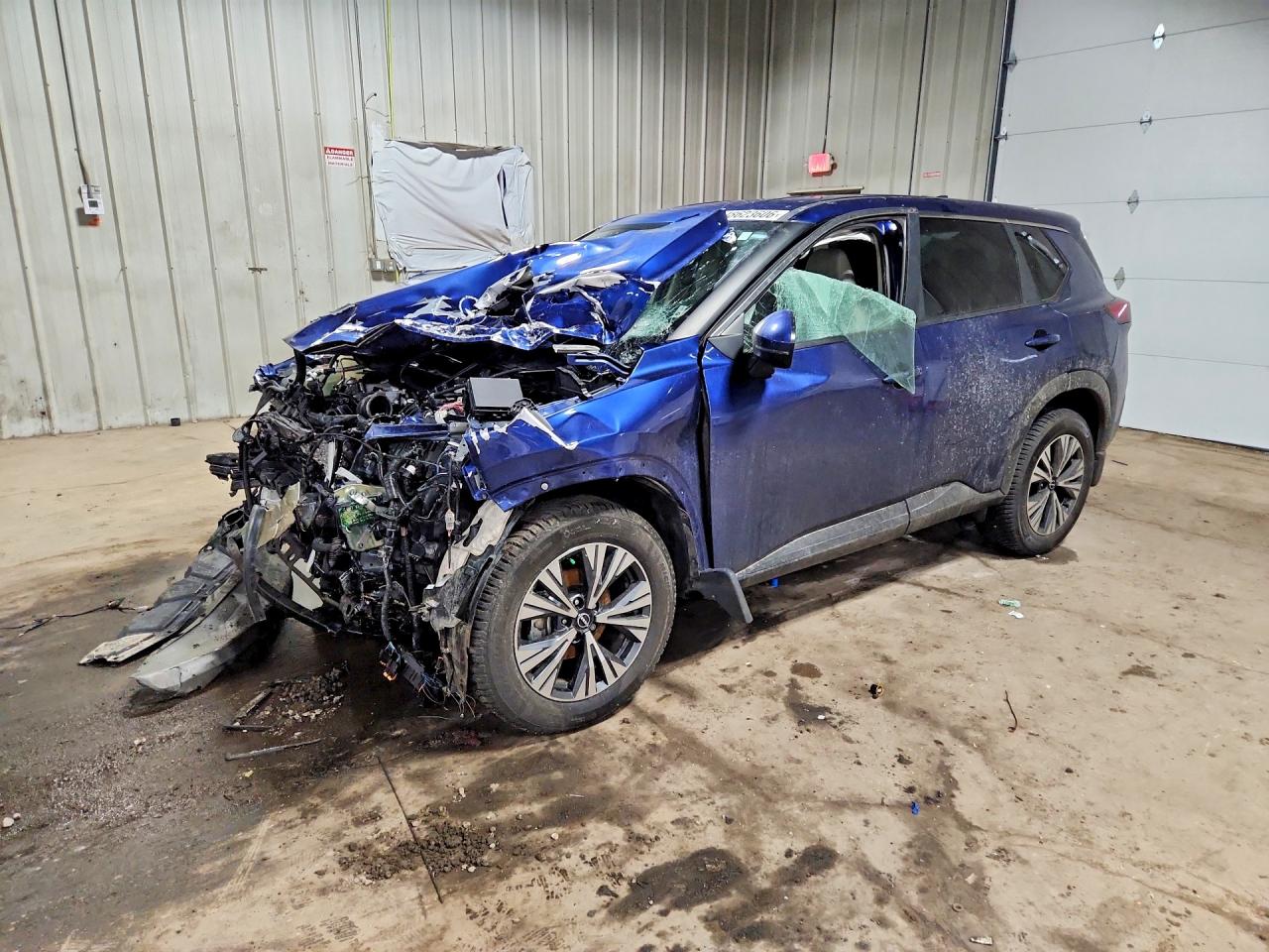Salvage Nissan Rogue Image