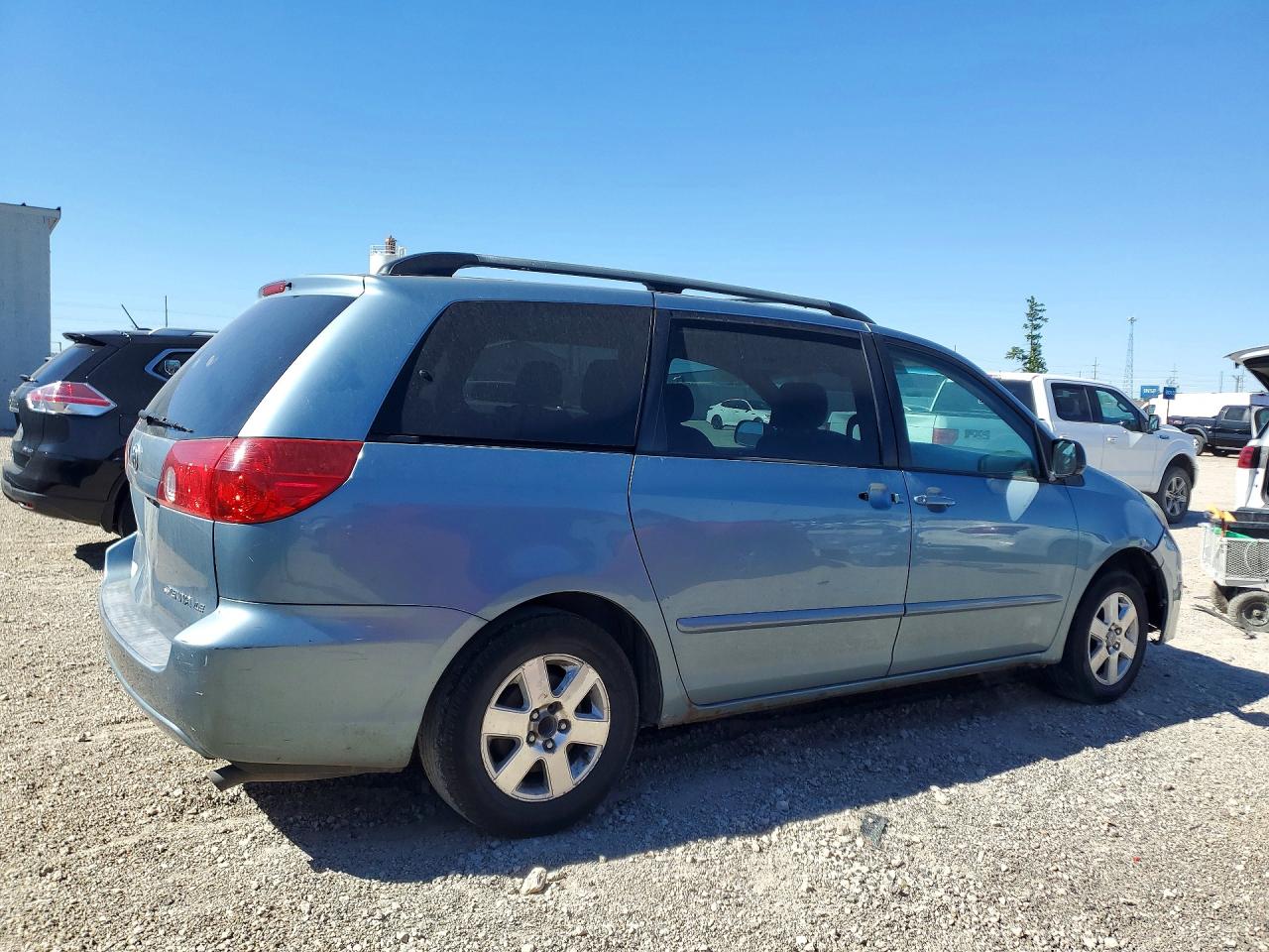 Toyota Sienna Le 7 Passenger