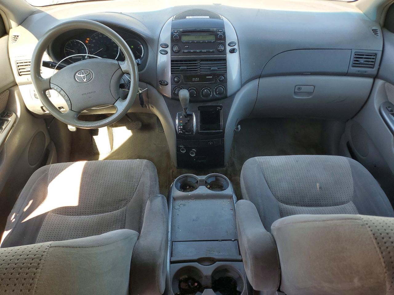 Toyota Sienna Le 7 Passenger