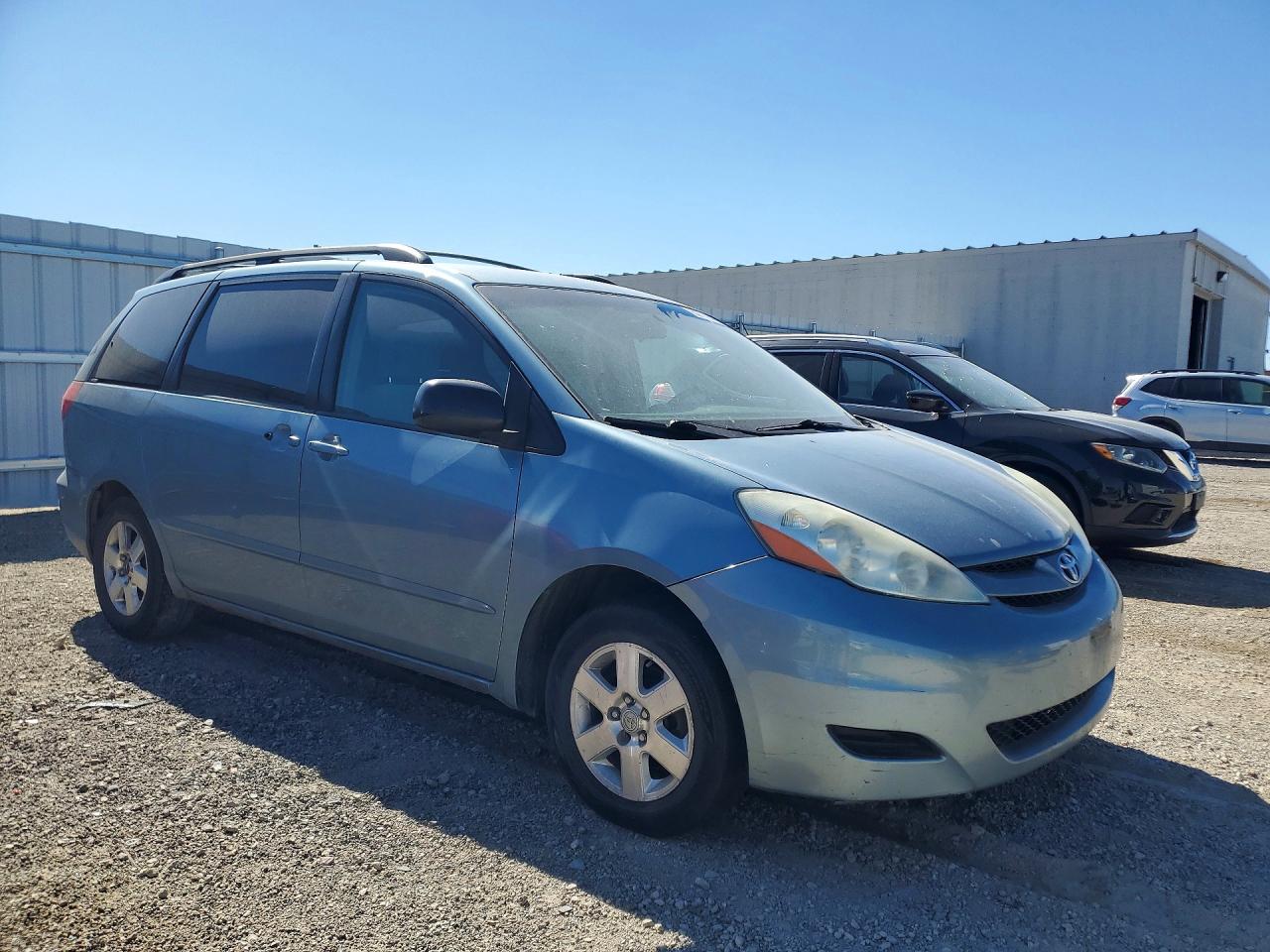 Toyota Sienna Le 7 Passenger