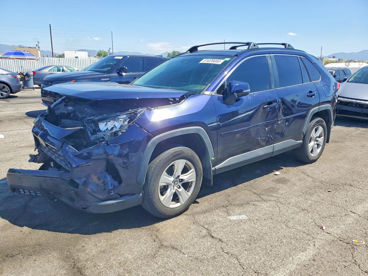 Salvage Toyota RAV4 Image