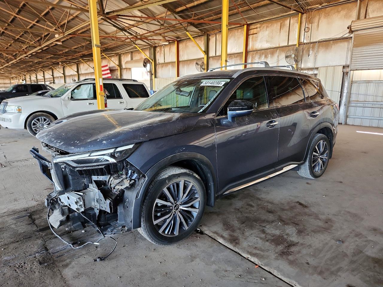 Salvage INFINITI Qx Image