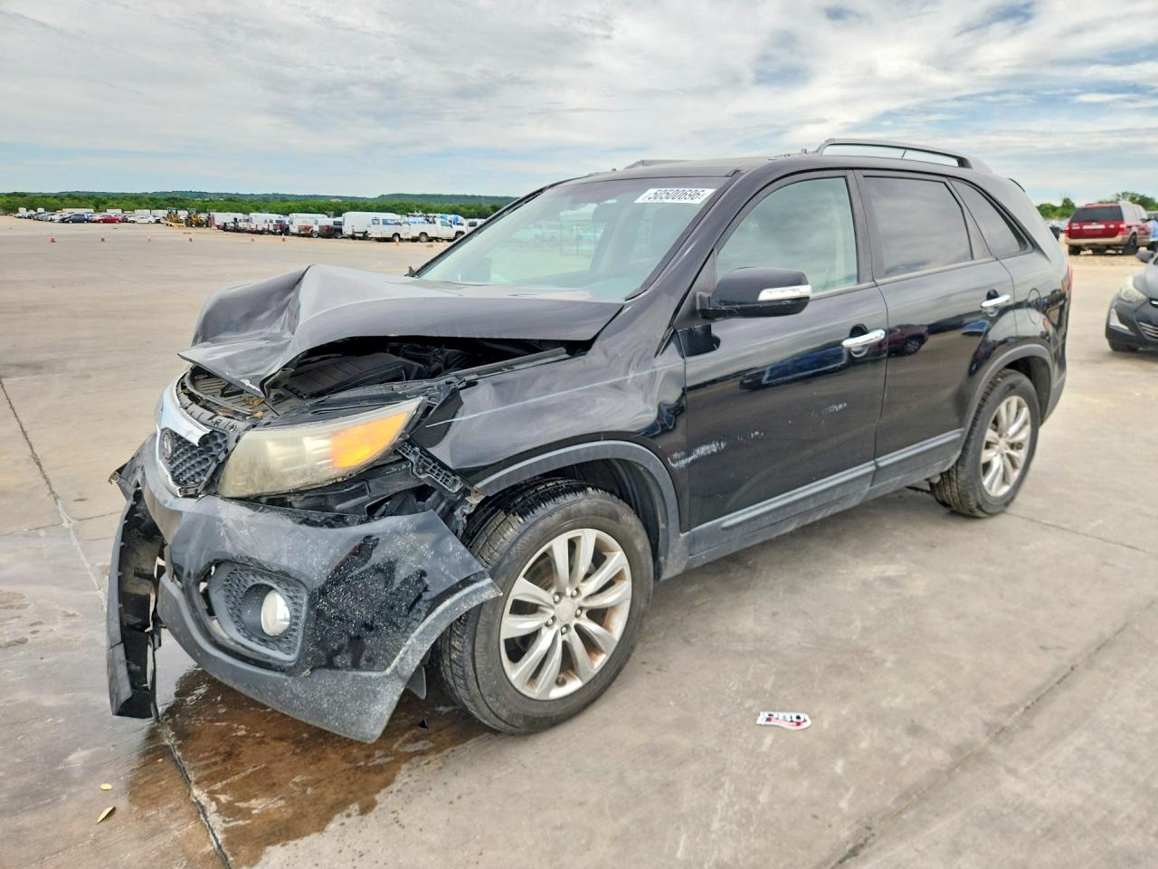 Salvage Kia Sorento Image