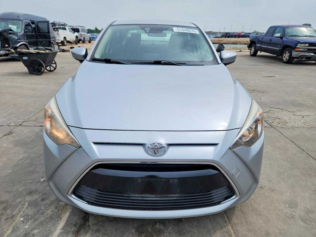 Toyota Yaris Base