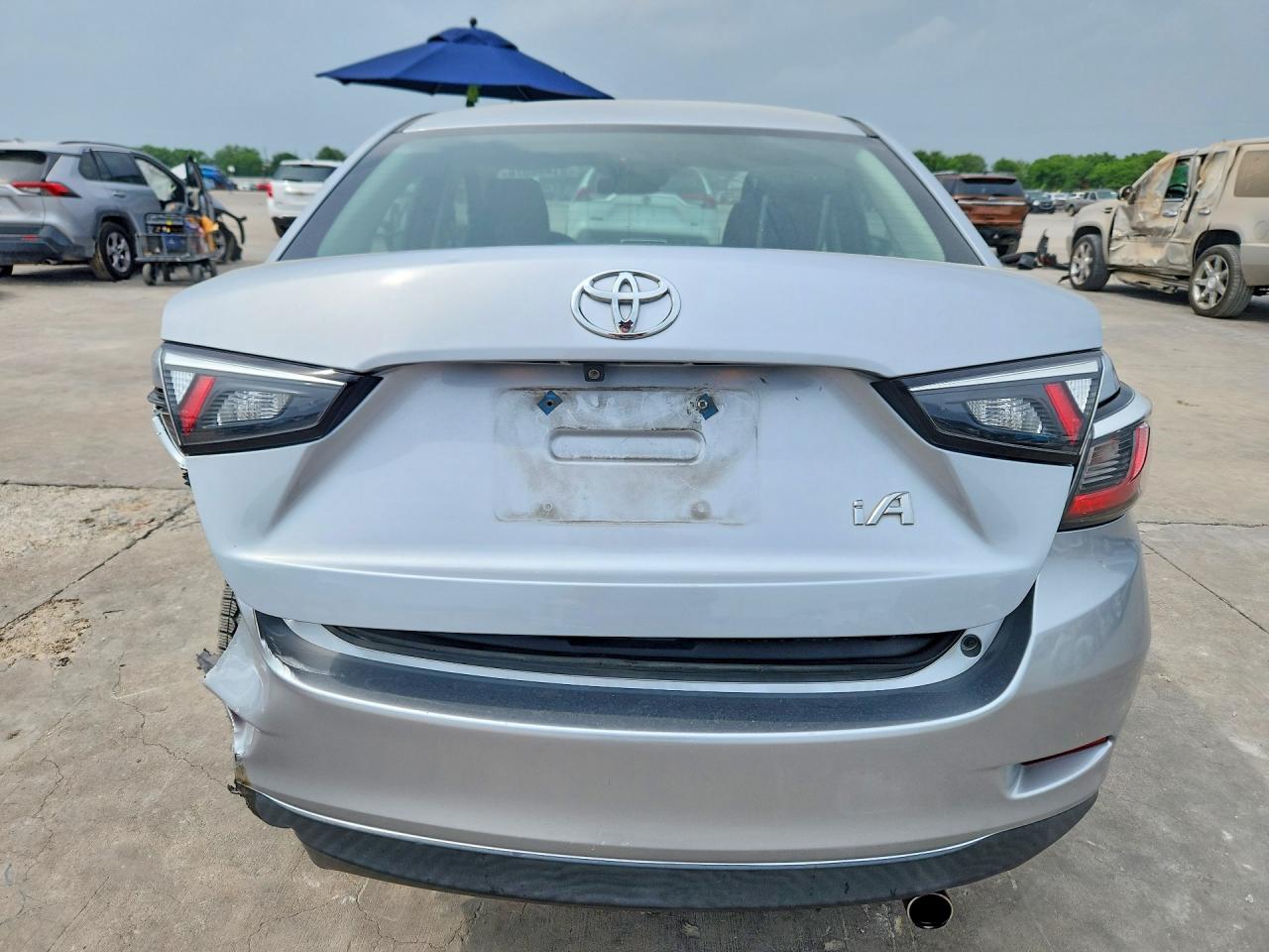 Toyota Yaris Base
