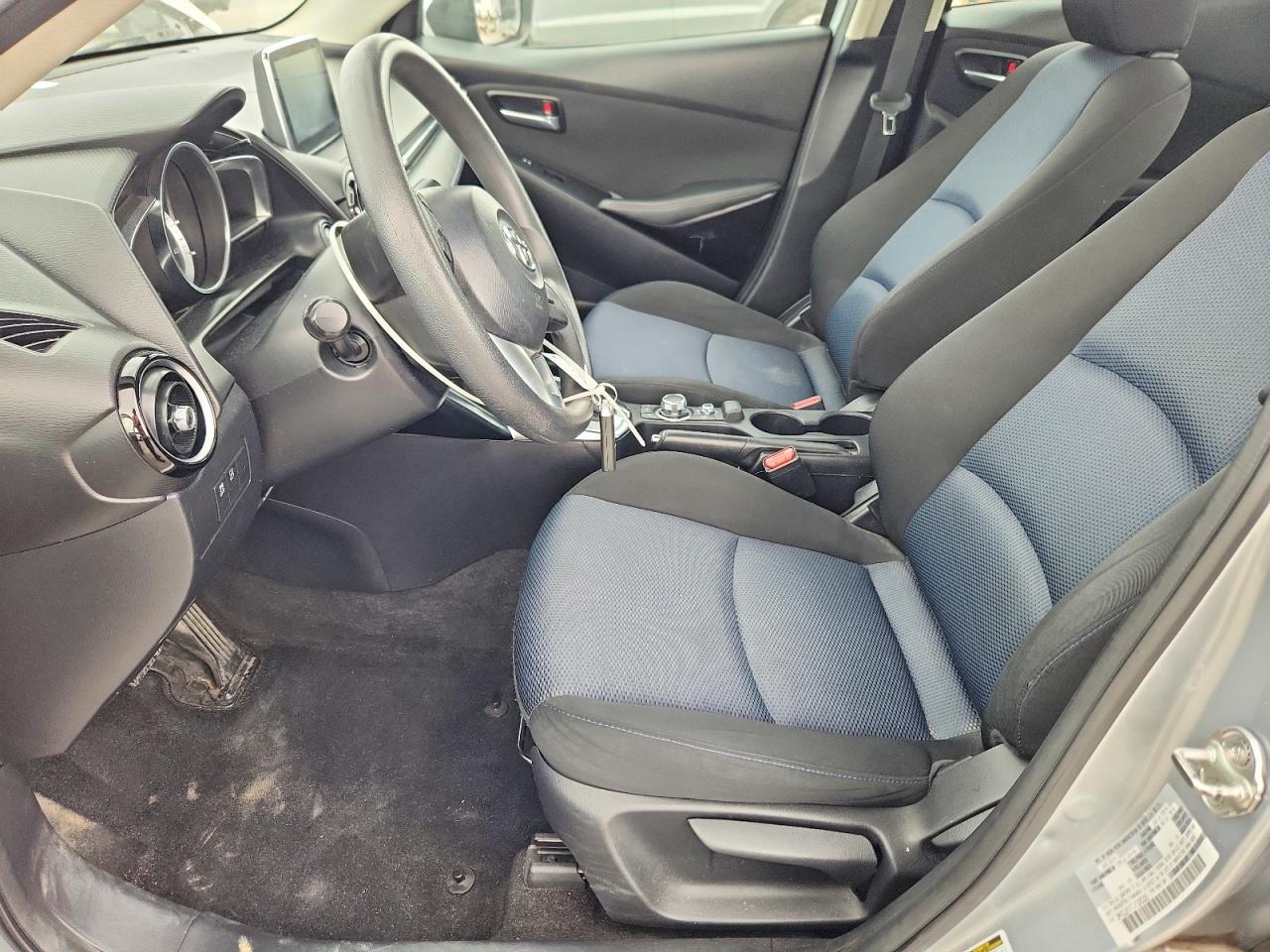 Toyota Yaris Base