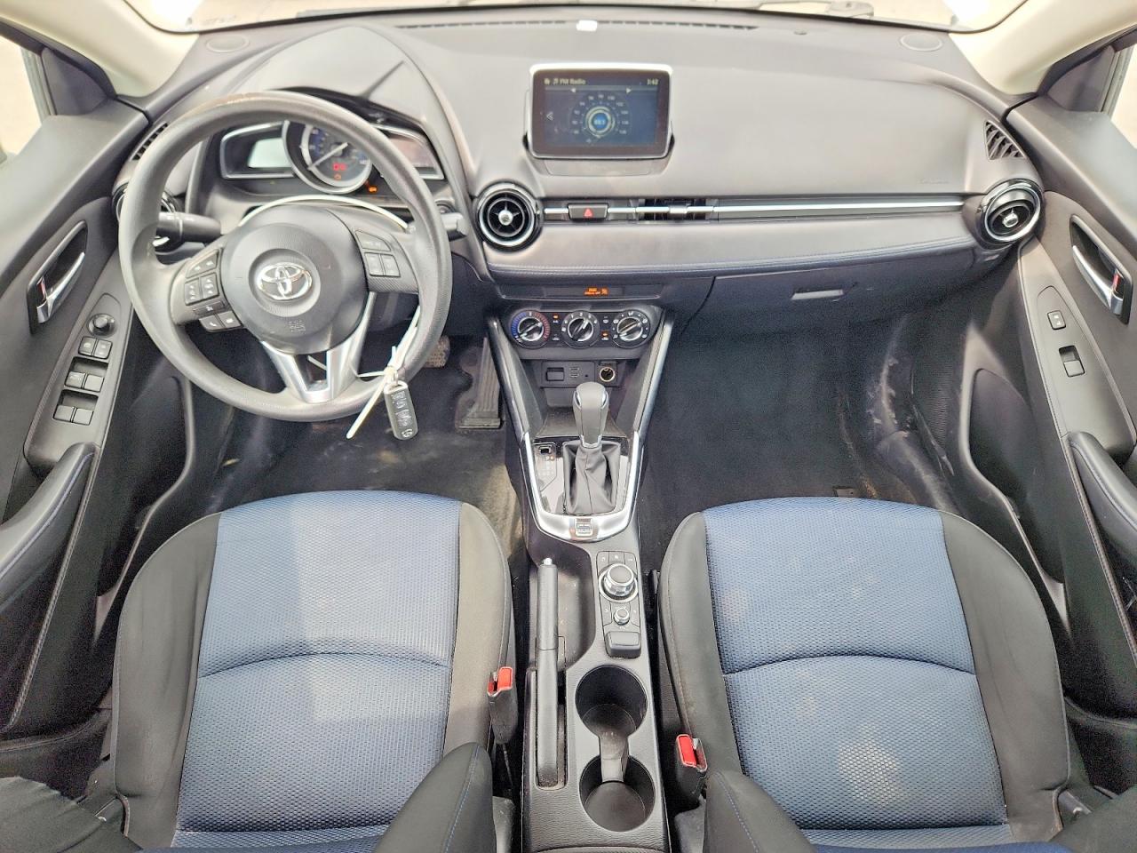 Toyota Yaris Base
