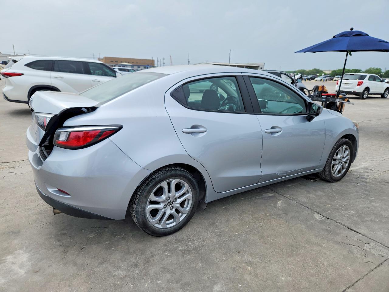 Toyota Yaris Base