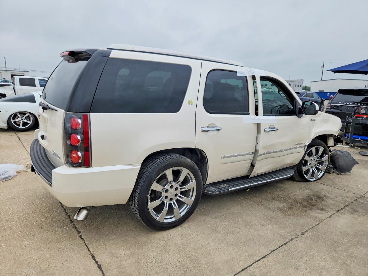 GMC Yukon Denali Hybrid