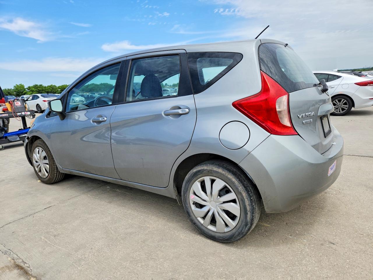 Nissan Versa Sv