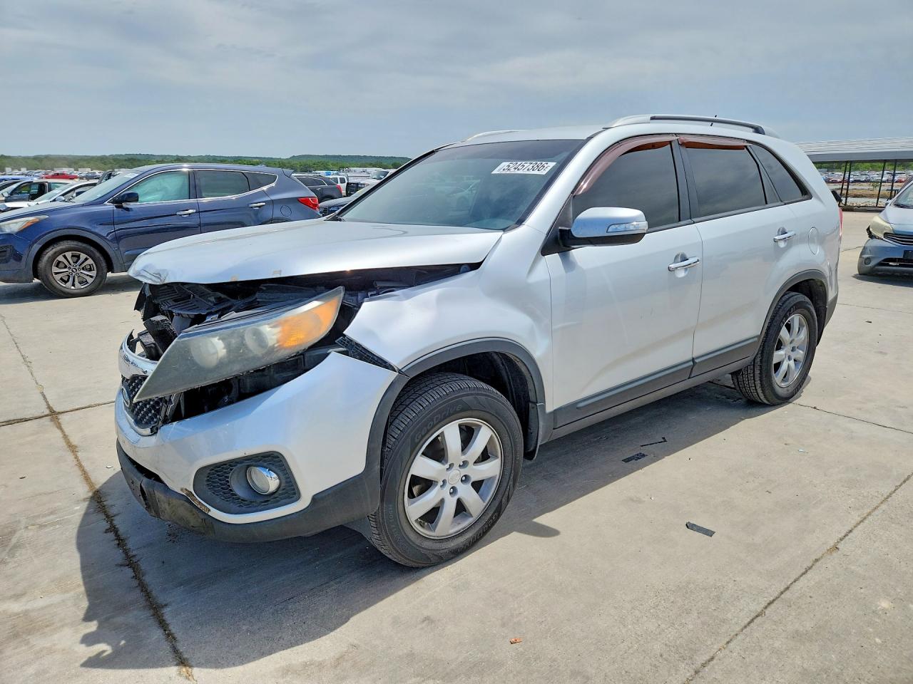Salvage Kia Sorento Image