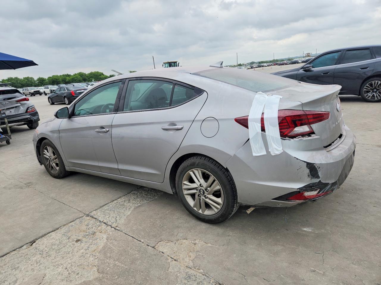 Hyundai ELANTRA Sel