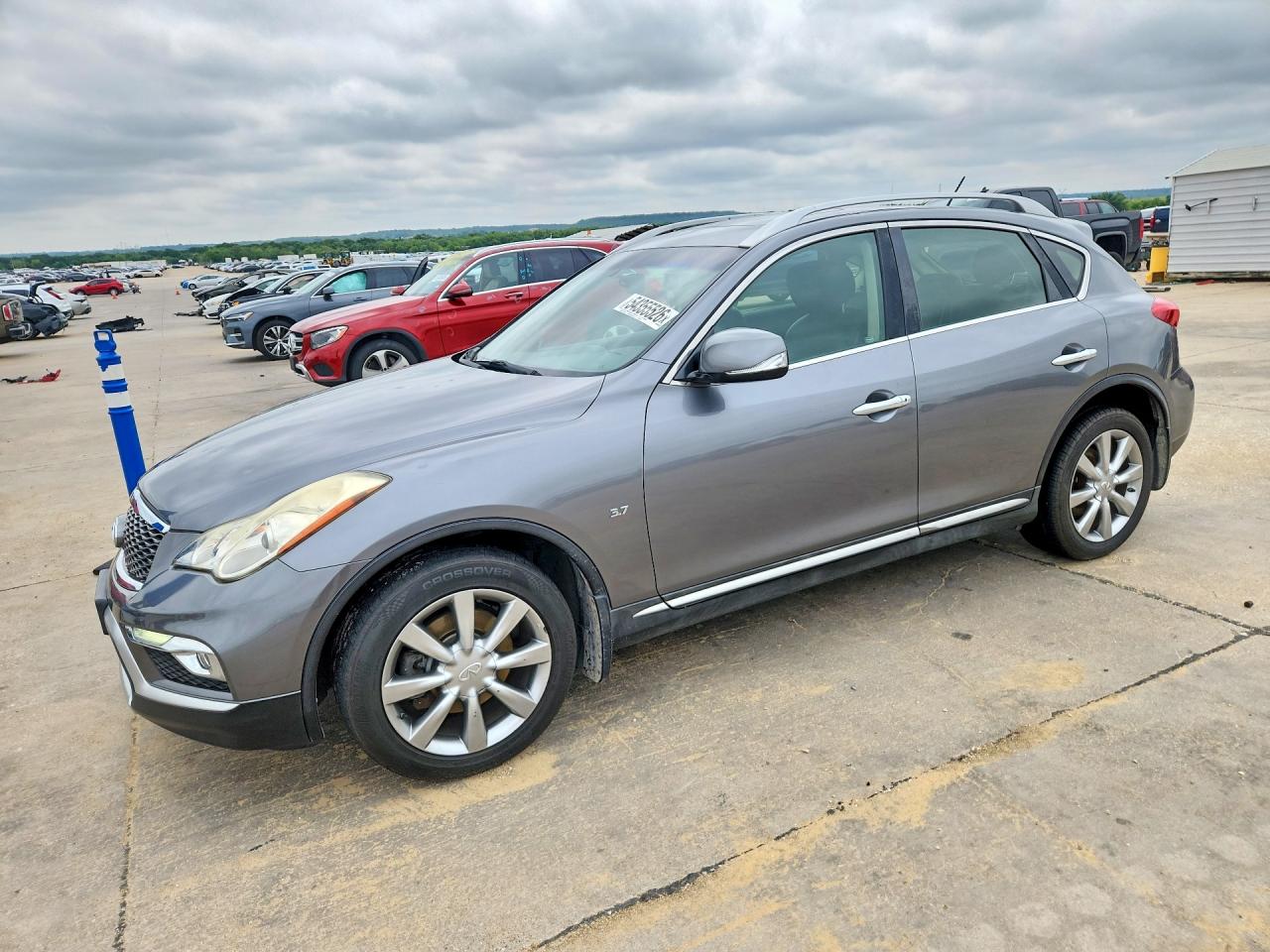 Salvage INFINITI Qx Image