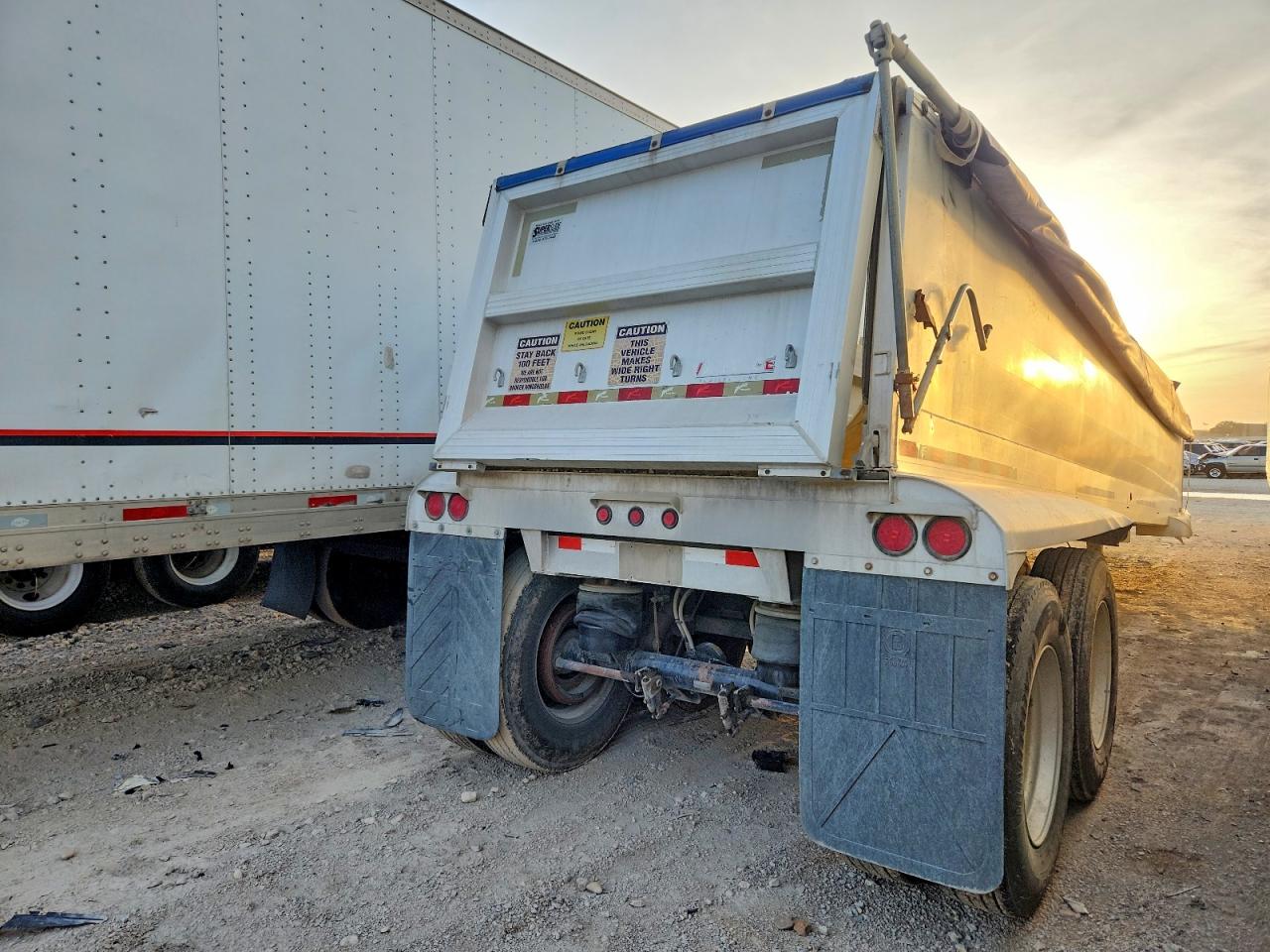 Vantage Semi Trail