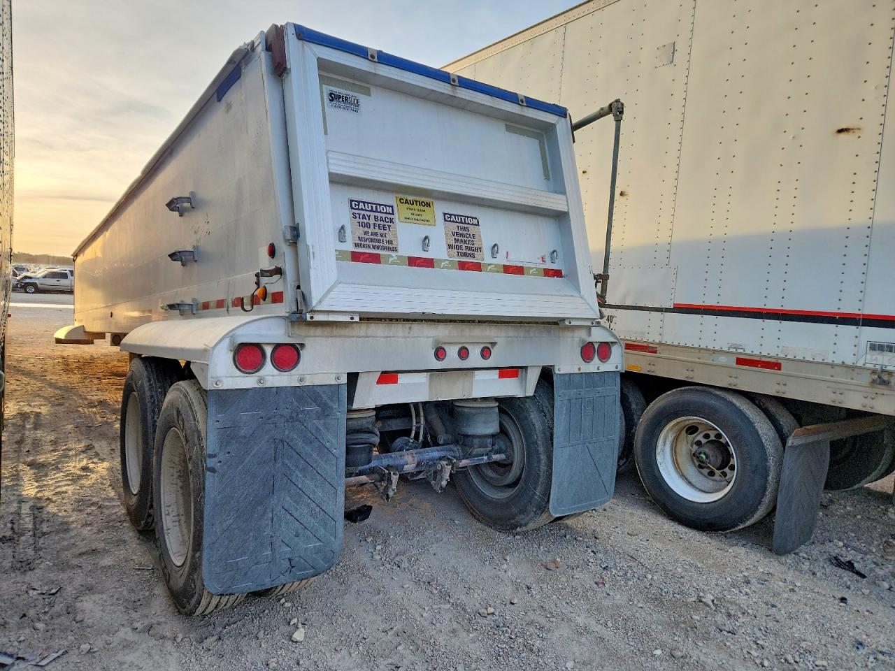Vantage Semi Trail