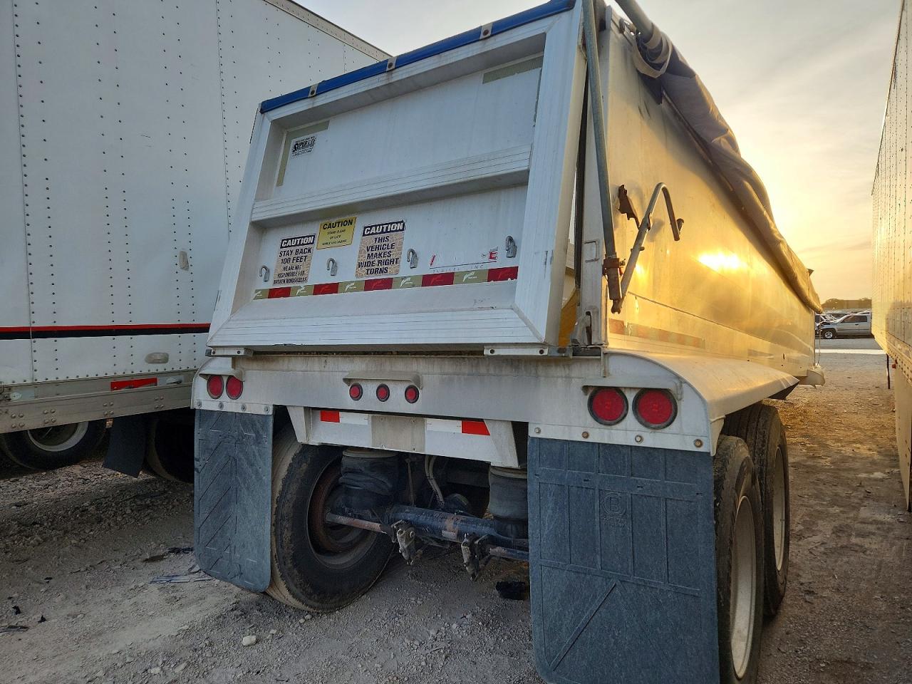 Vantage Semi Trail