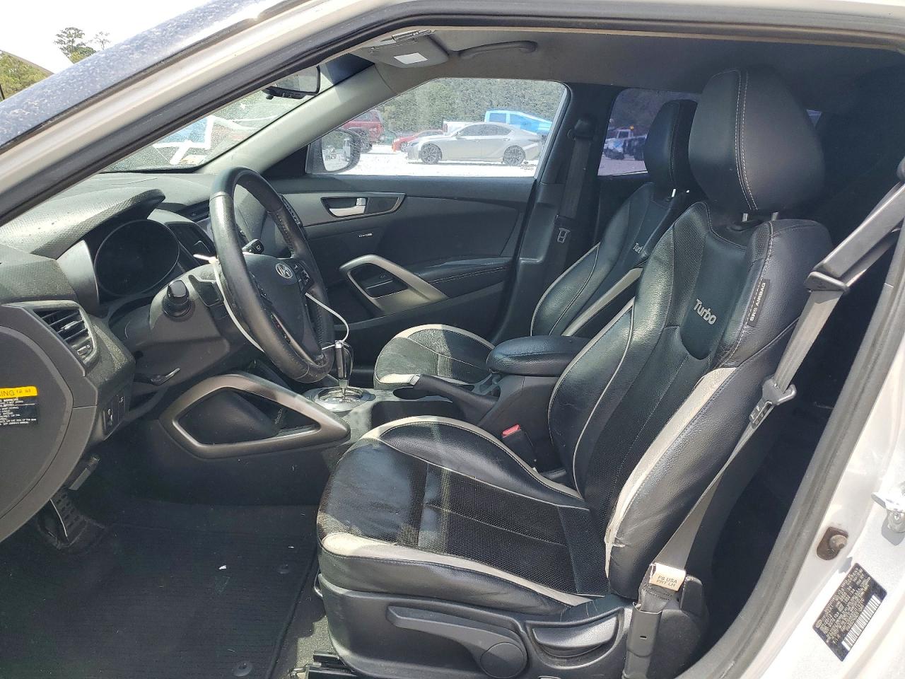 Hyundai VELOSTER Turbo