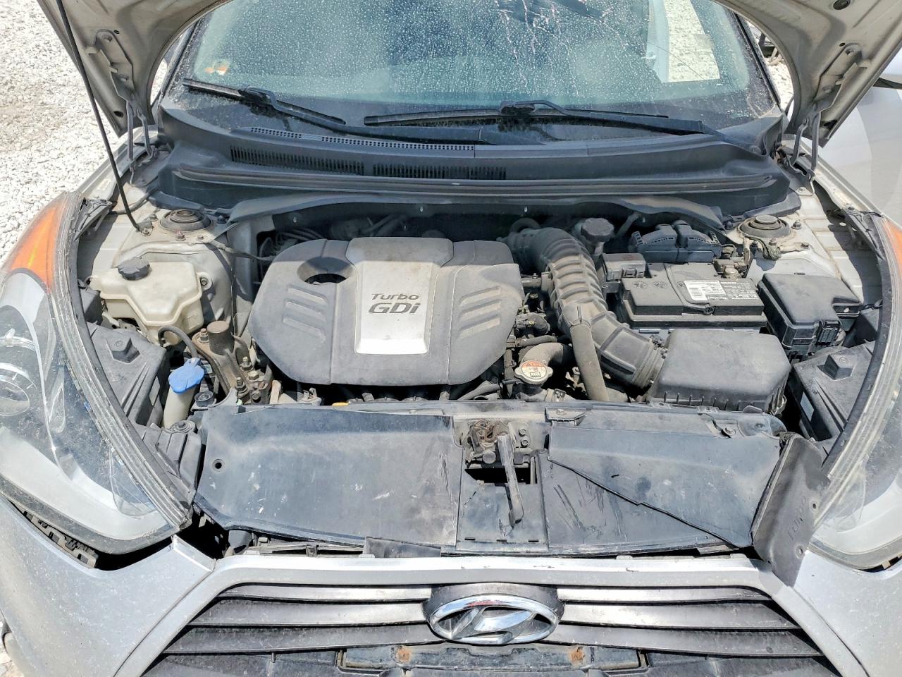 Hyundai VELOSTER Turbo