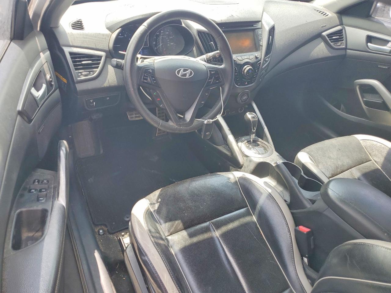Hyundai VELOSTER Turbo