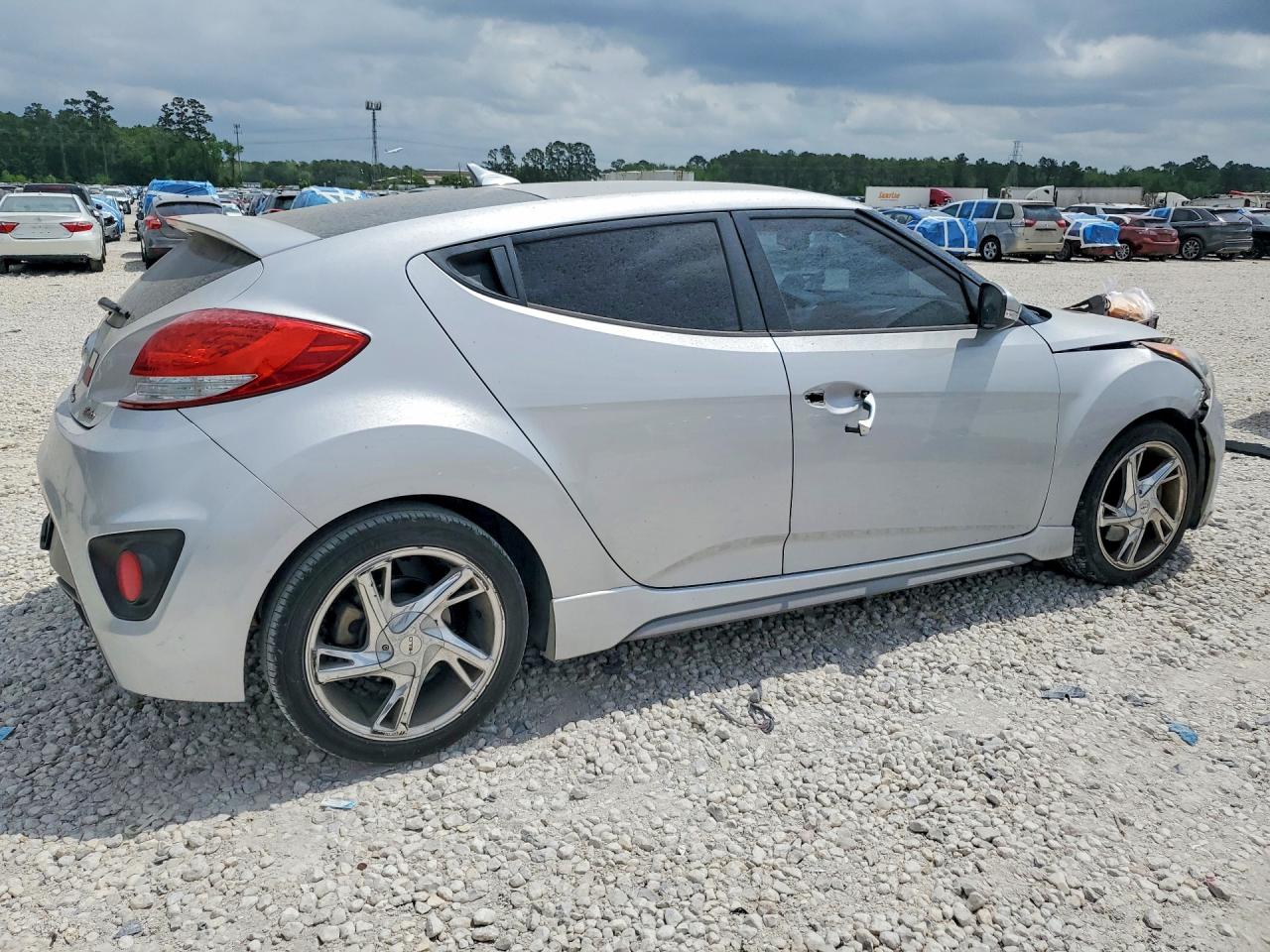 Hyundai VELOSTER Turbo