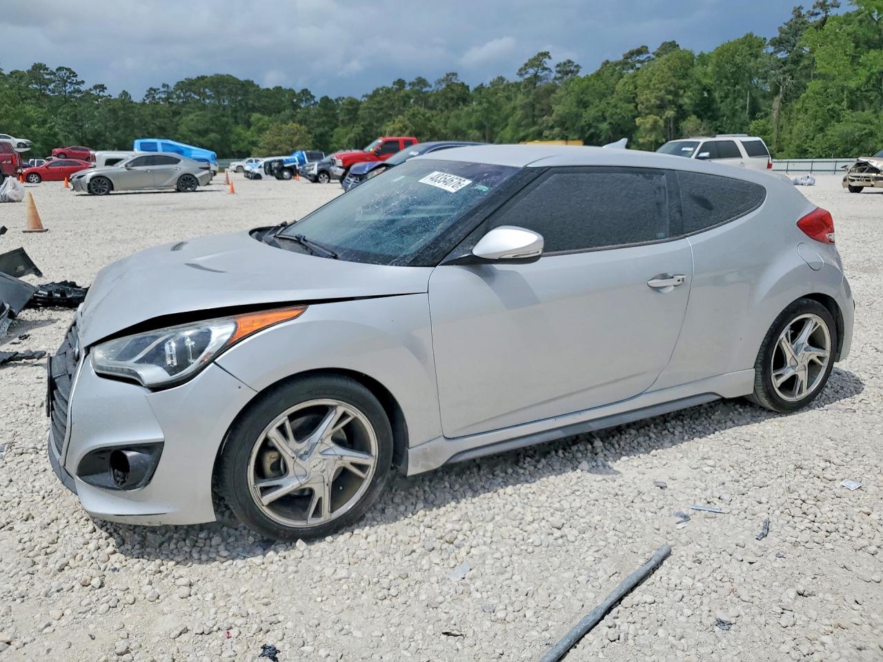 Salvage Hyundai VELOSTER Image