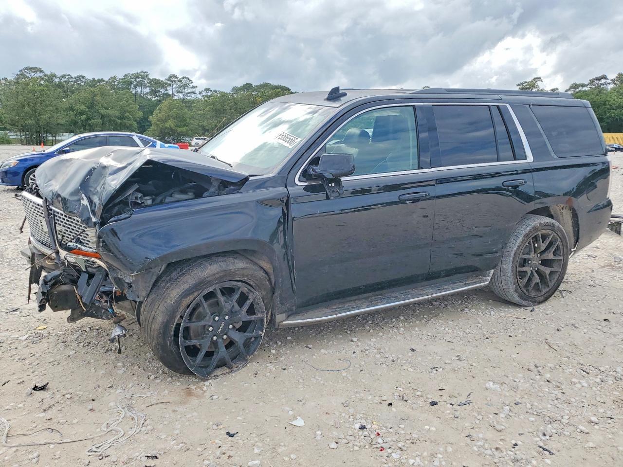 2017 GMC Yukon 1GKS2BKC1HR******