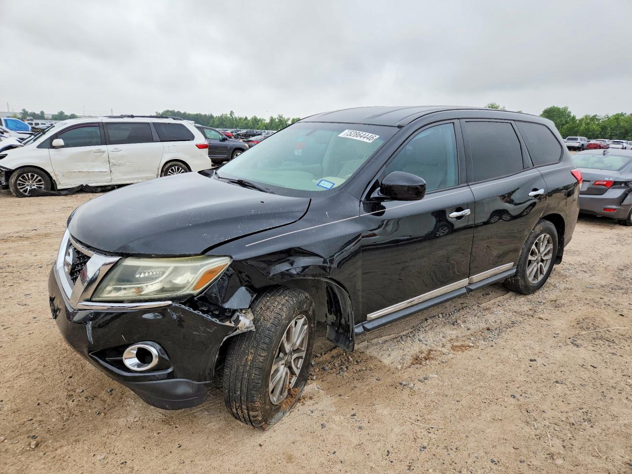 Salvage Nissan Pathfinder Image