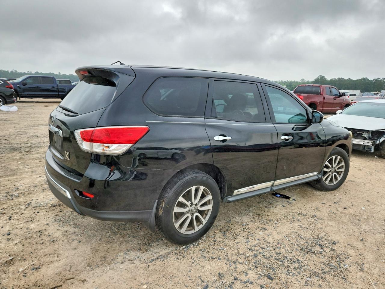 Nissan Pathfinder S