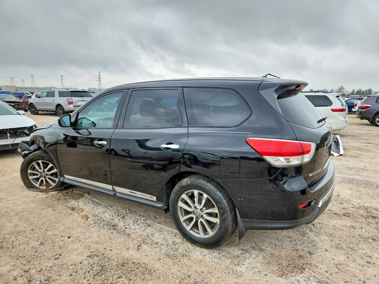 Nissan Pathfinder S