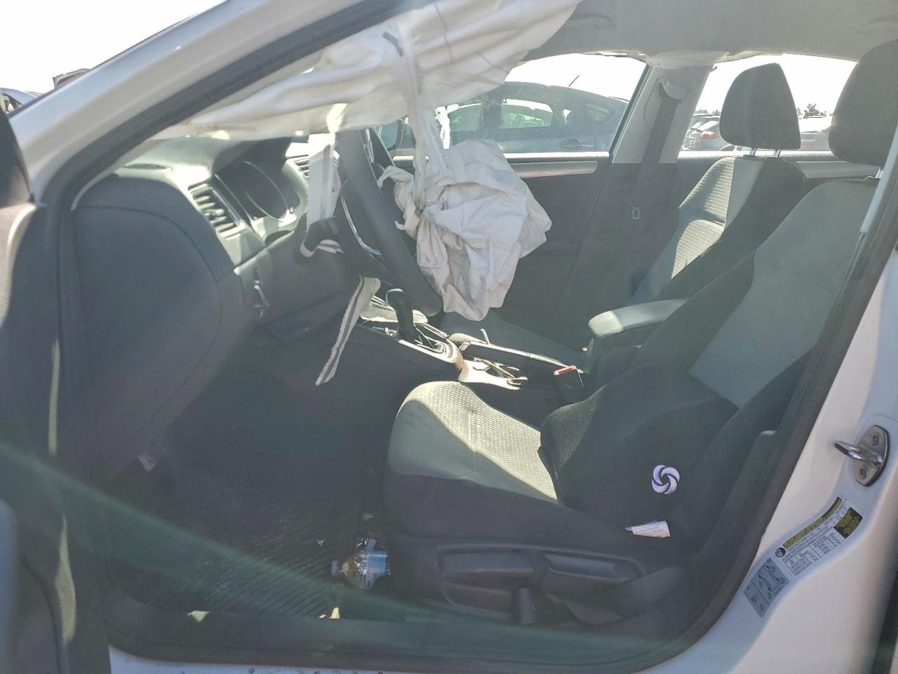 Volkswagen Jetta S