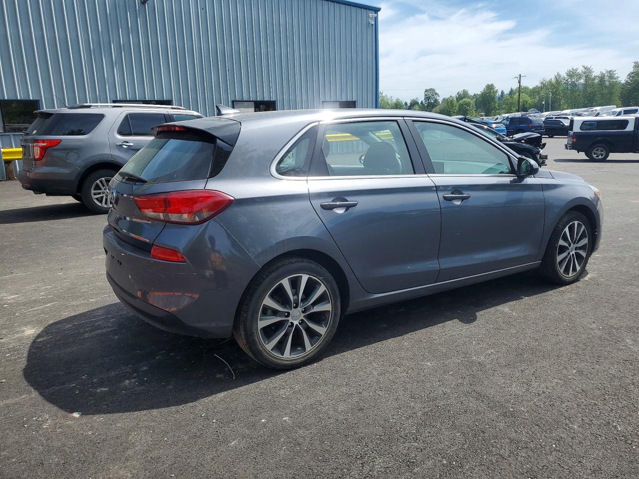 Hyundai ELANTRA Base