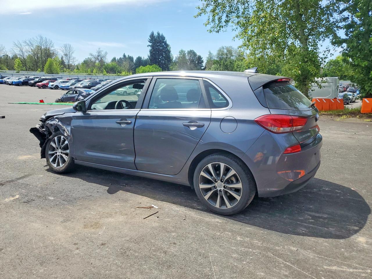 Hyundai ELANTRA Base