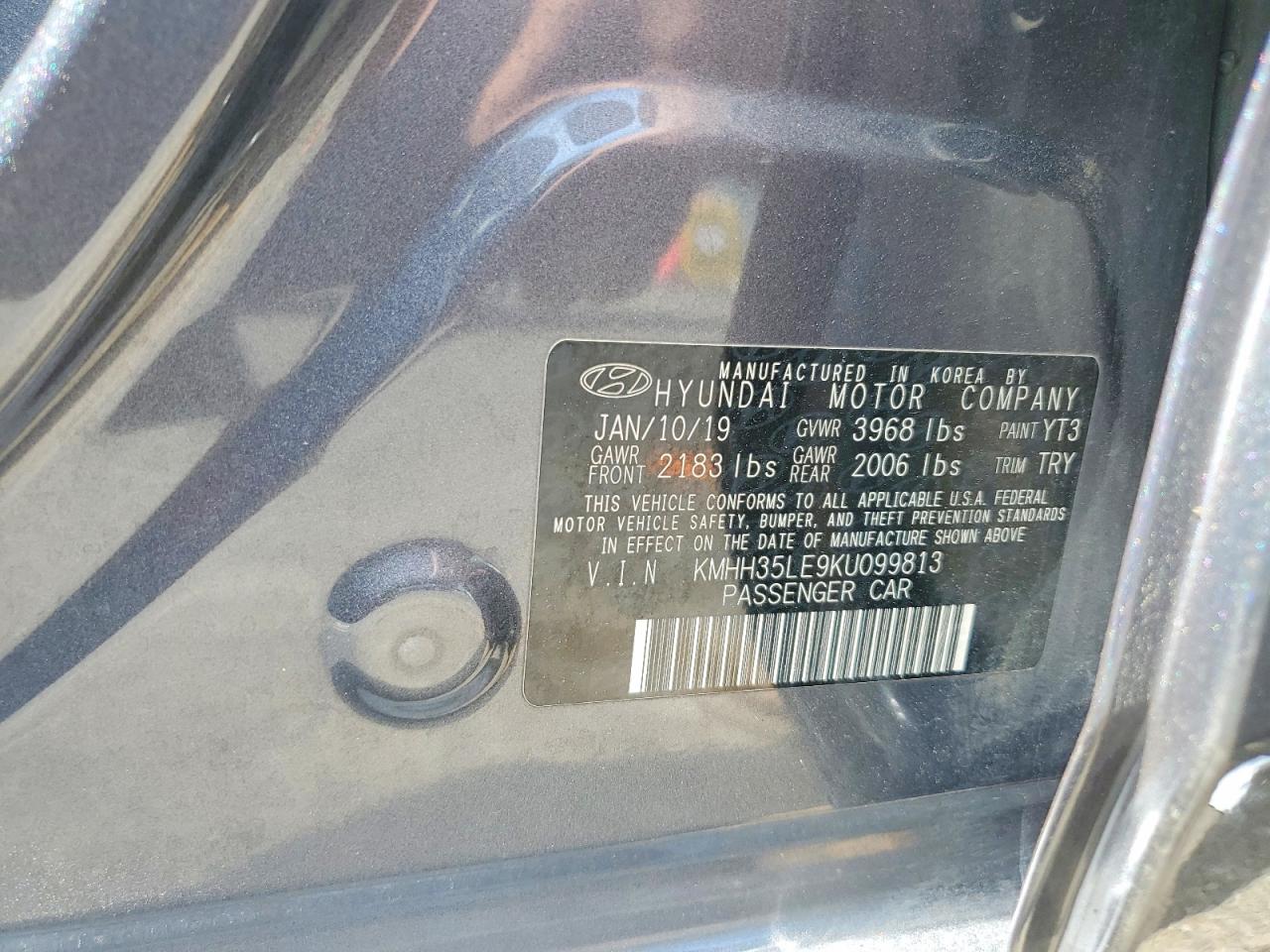 Hyundai ELANTRA Base