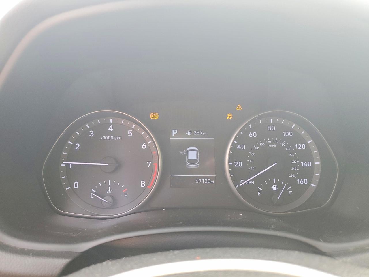 Hyundai ELANTRA Base