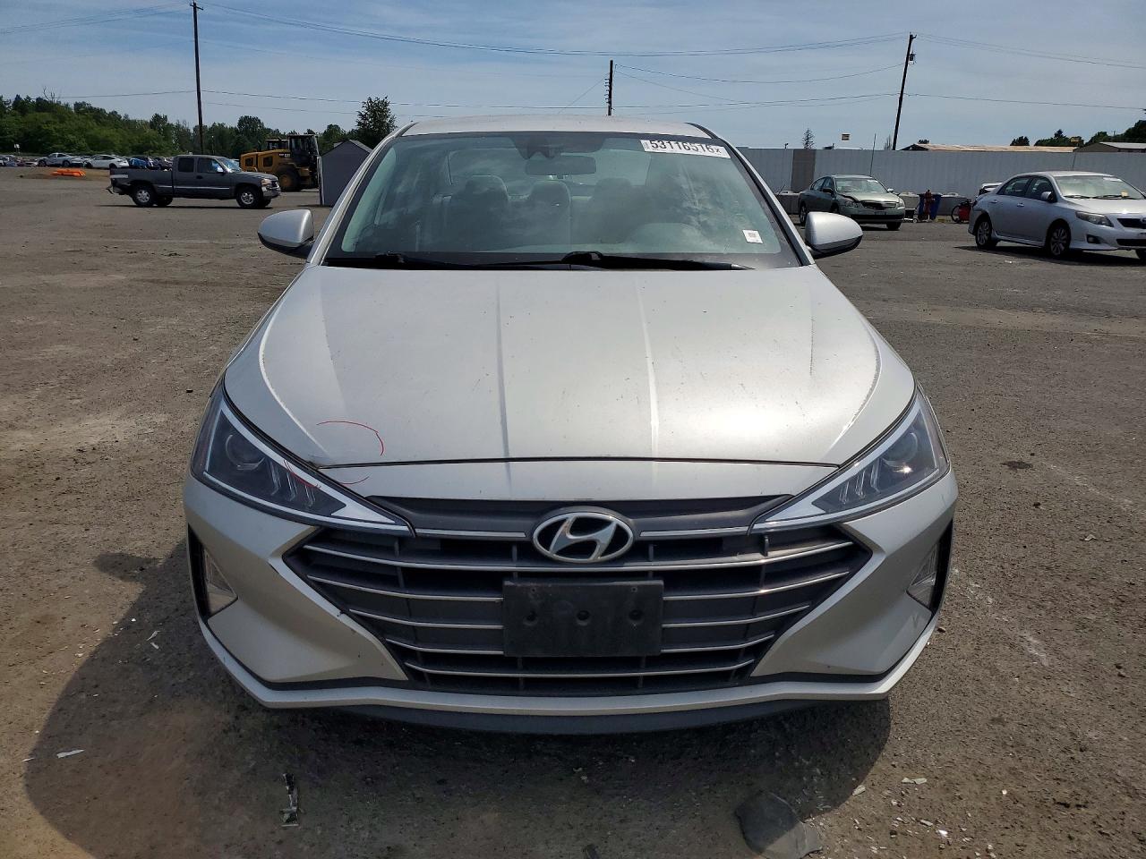 Hyundai ELANTRA Sel