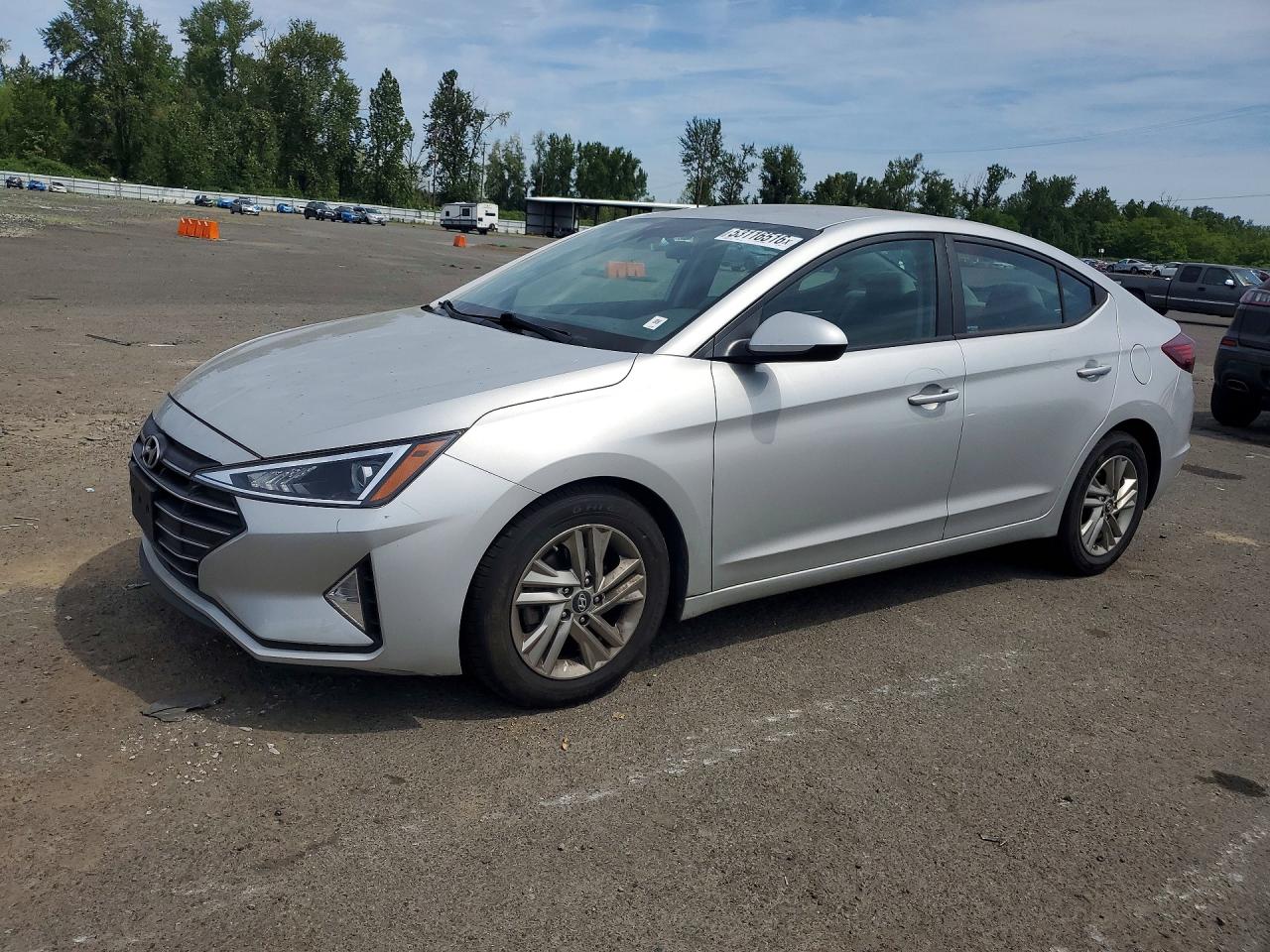 Salvage Hyundai ELANTRA Image
