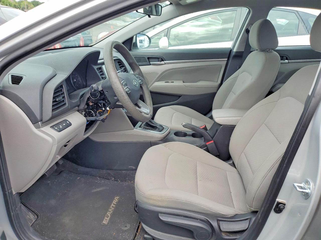 Hyundai ELANTRA Sel