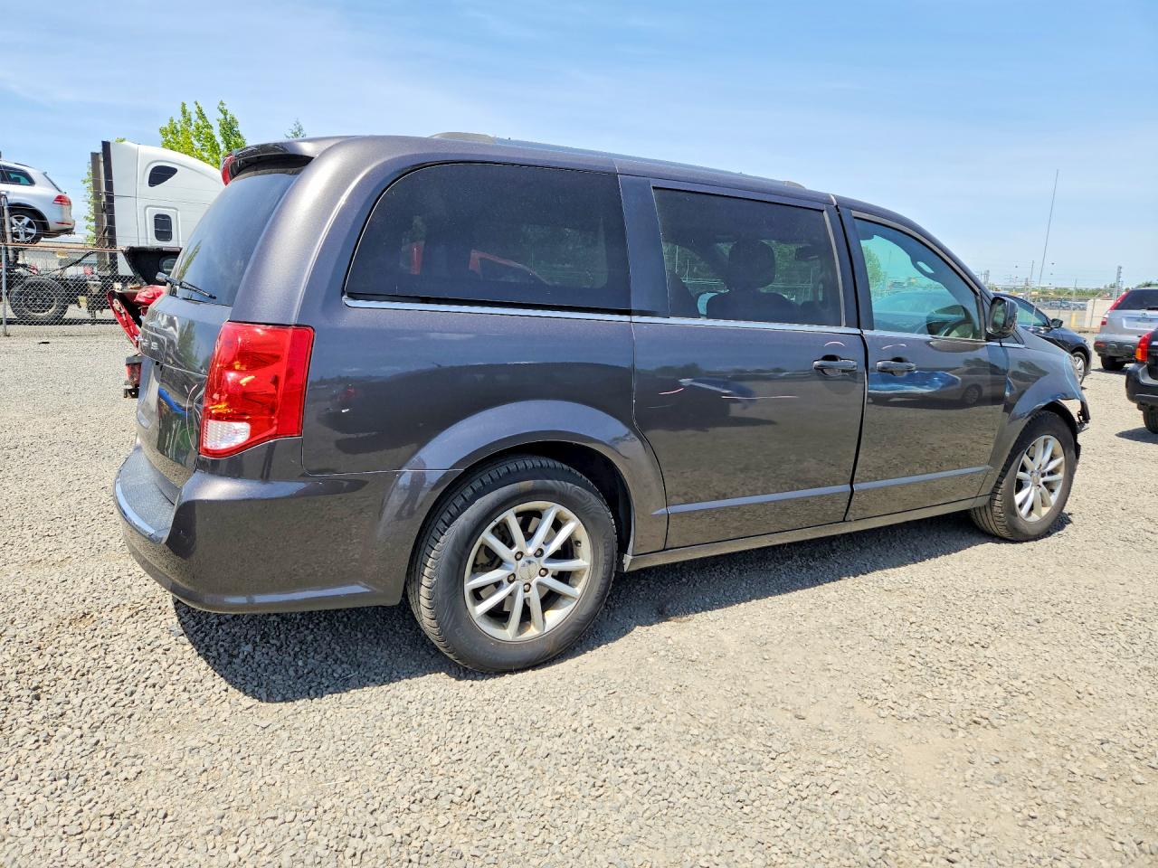 Dodge Caravan Sxt