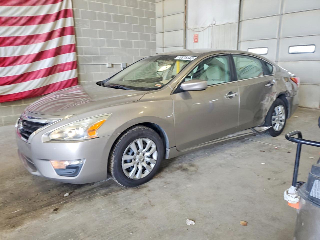 Salvage Nissan Altima Image