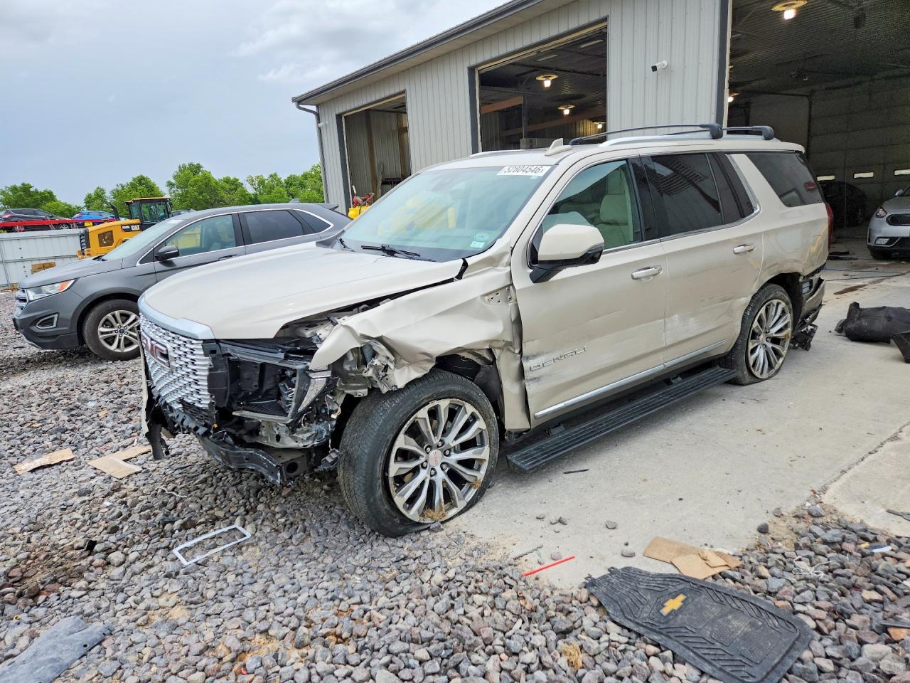 Salvage GMC Yukon Image
