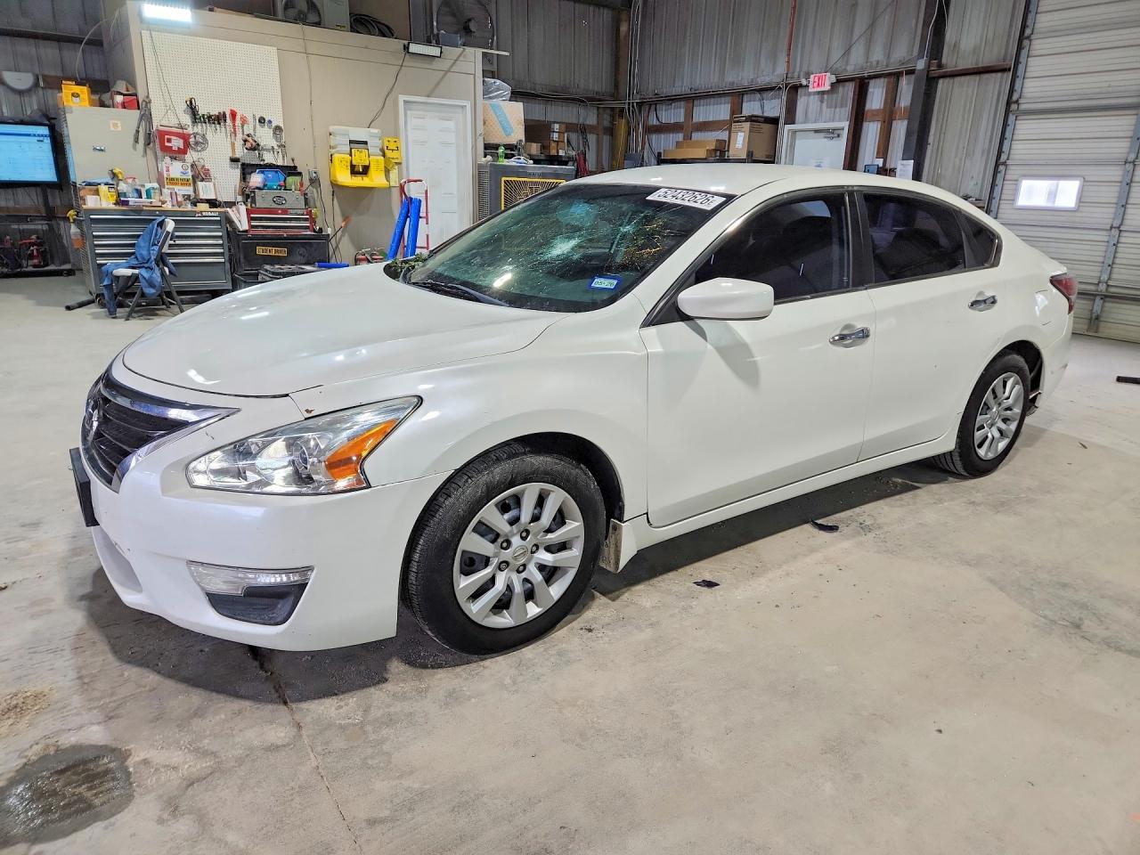 Salvage Nissan Altima Image