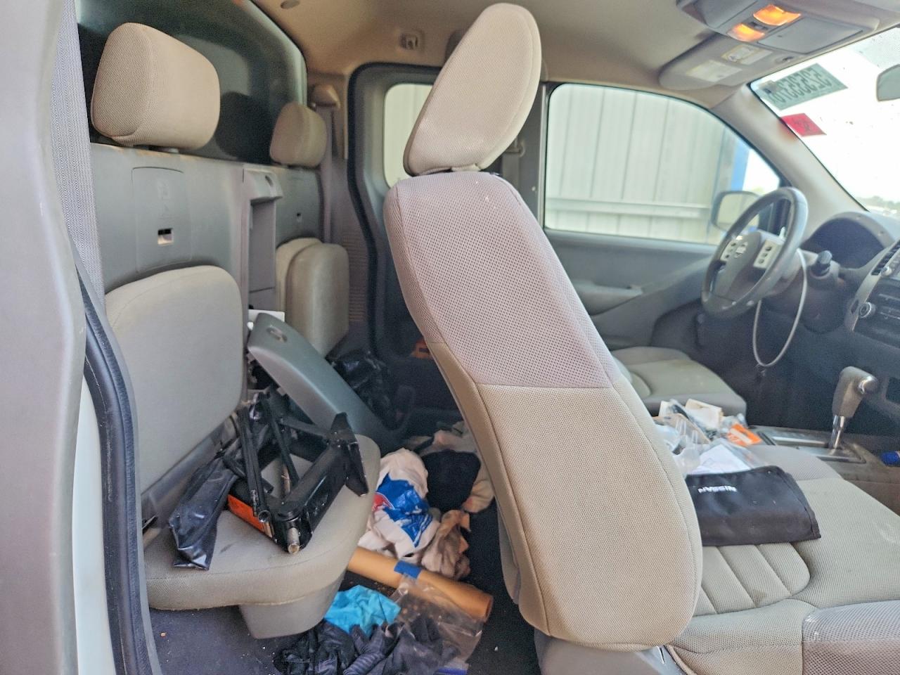 Nissan Frontier S