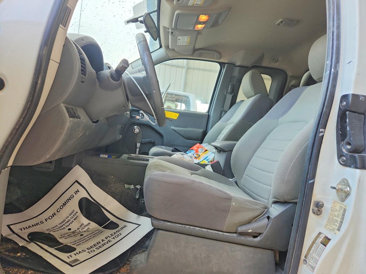 Nissan Frontier S