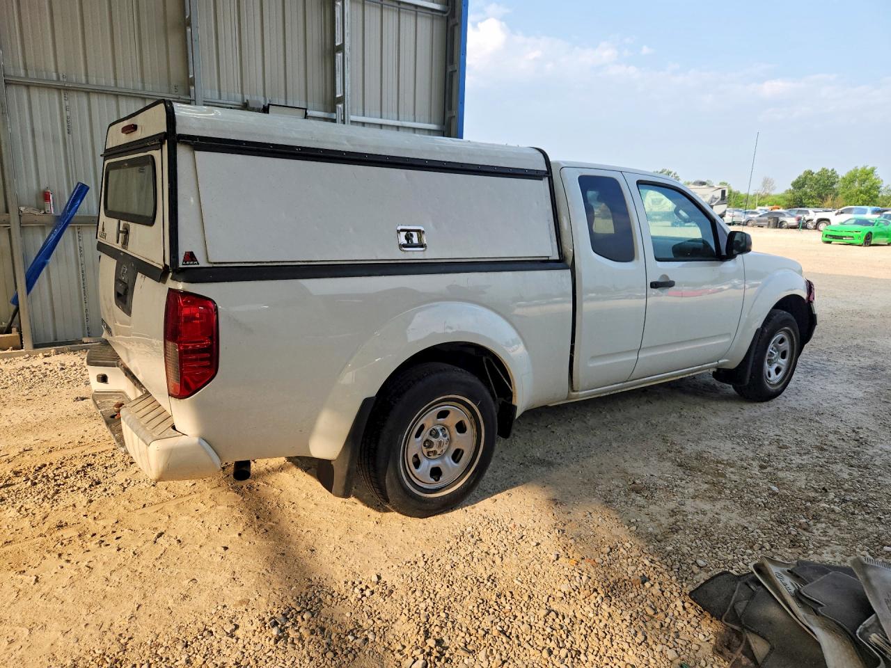 Nissan Frontier S
