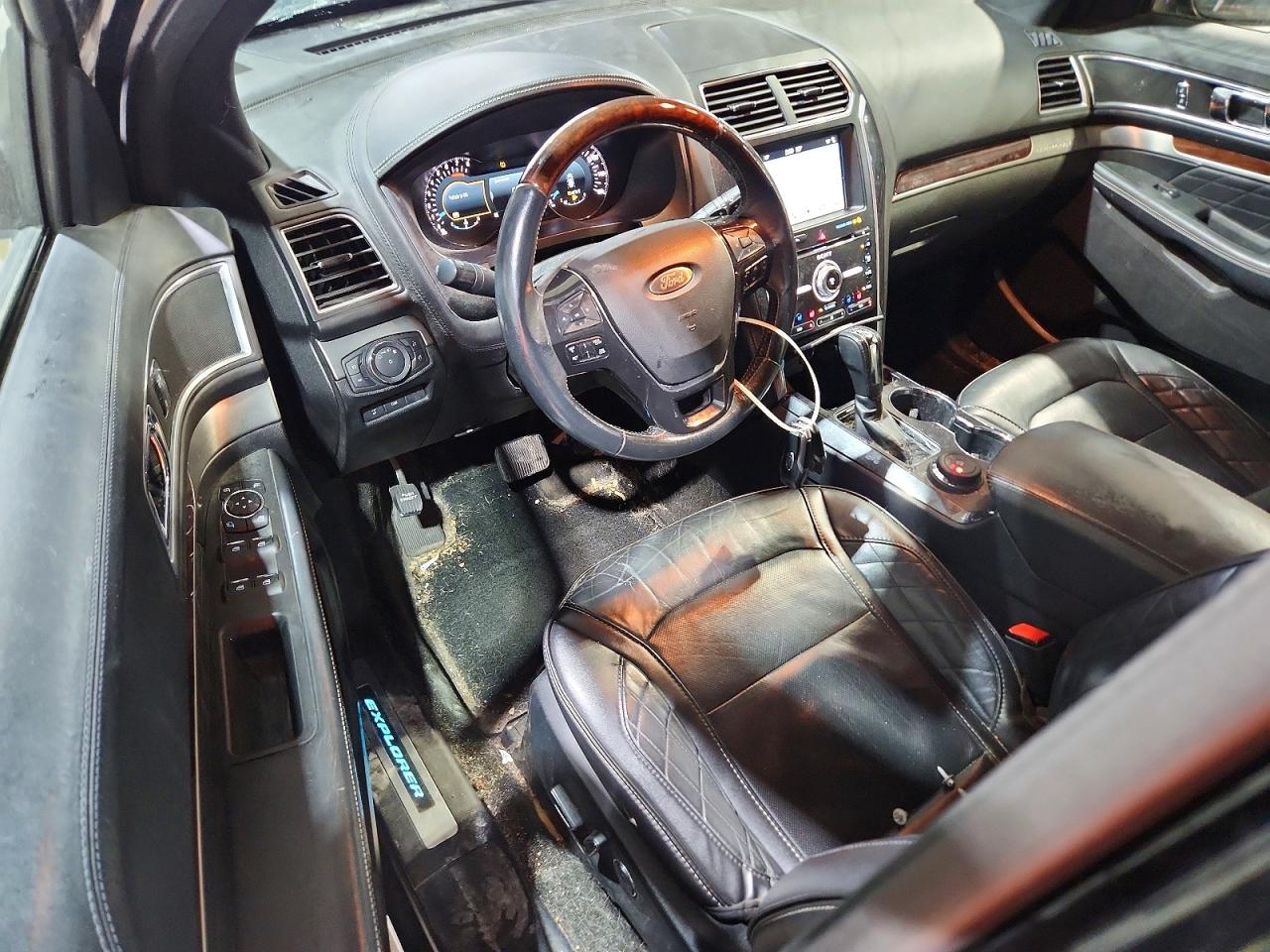 Ford Explorer Platinum